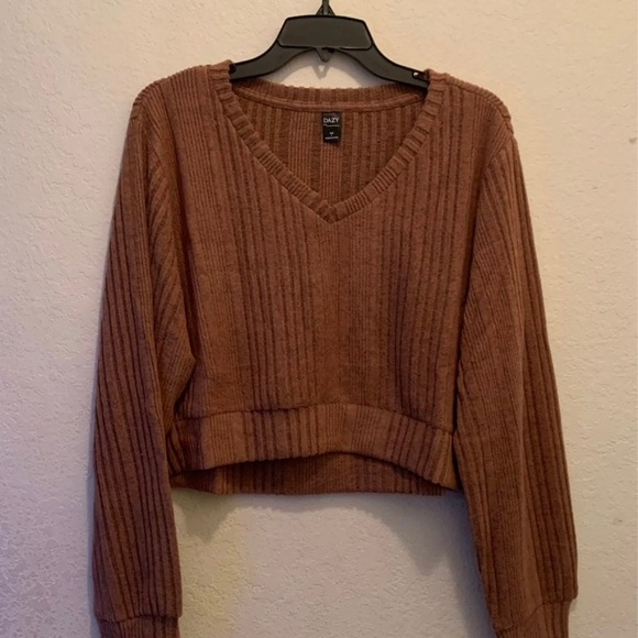 SOLD ✨HP✨NWOT shein dazy bishop sleeve tee/sweater - Picture 7 of 9